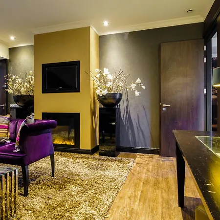 & Savarin - Rijswijk, Otel