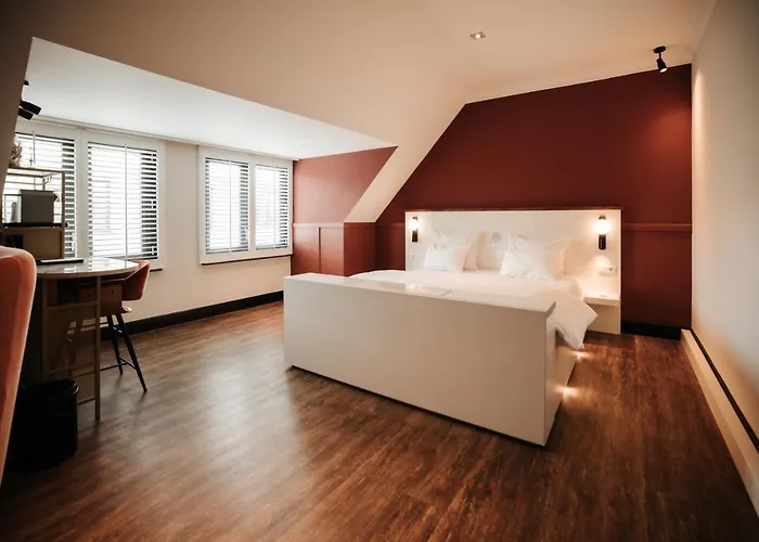 & Savarin - Rijswijk, Otel 5*