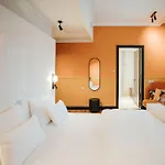 Hotel & Savarin - Rijswijk,