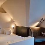 Hotel & Savarin - Rijswijk, 5*