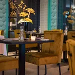 & Savarin - Rijswijk, Hotel