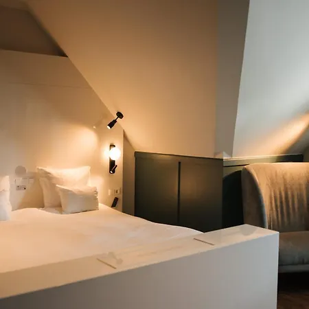 & Savarin - Rijswijk, Hotel Haia