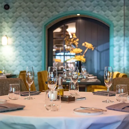 Hotel & Savarin - Rijswijk,