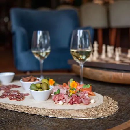 & Savarin - Rijswijk, Hotel La Haye