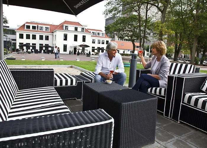 Hotel & Savarin - Rijswijk, The Hague