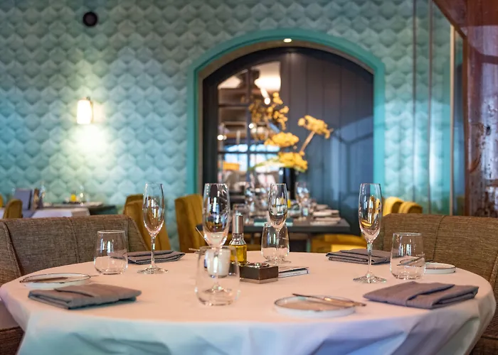 Hotel & Savarin - Rijswijk,