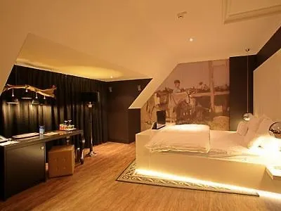 & Savarin - Rijswijk, Hotel